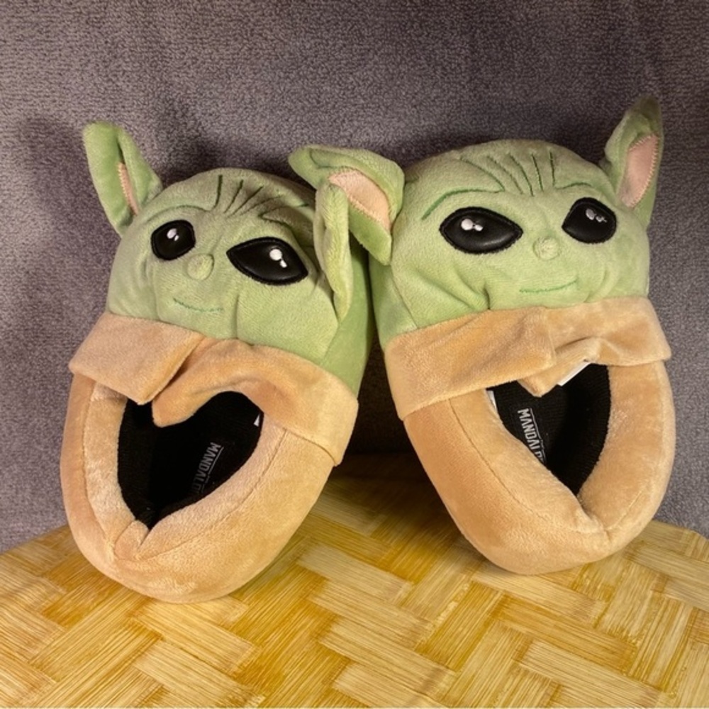 Star Wars Boys Slippers Size 11-12 Slip On Green New